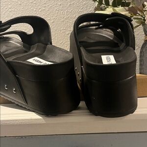 Steve Madden Black Platform Sandals gorgeous kali -j perfect for summer